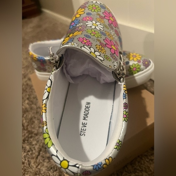 STEVE MADDEN BRAND NEW STILL IN BOX Girls J-Glam Floral sneakers size 7 - Picture 4 of 7